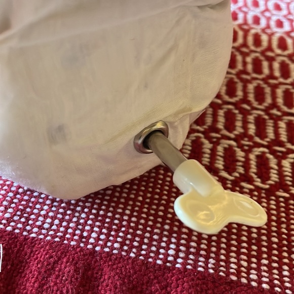 Collector’s Choice porcelain bisque musical doll - Picture 6 of 8